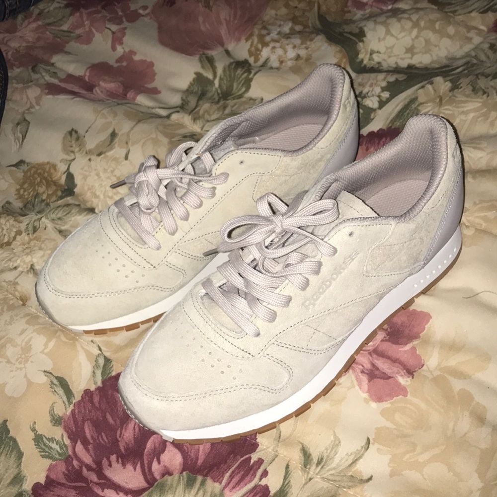 Men’s Reebok size 9